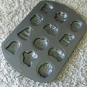 Wilton Halloween cookie sheet pan